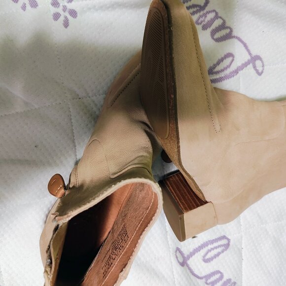 Kenneth Cole Gentle souls Booties 7.5 - Picture 8 of 16